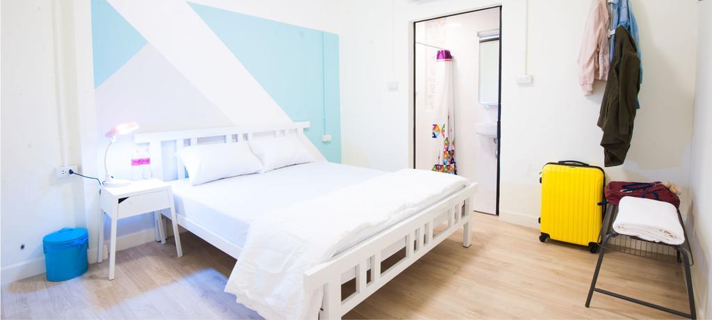 My Thai Hostel Bangkok Ngoại thất bức ảnh