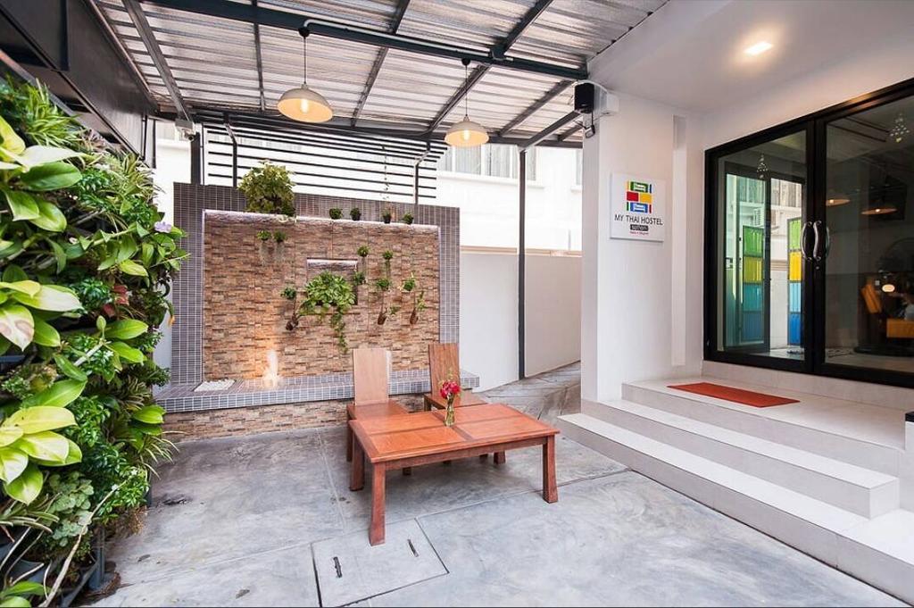 My Thai Hostel Bangkok Ngoại thất bức ảnh