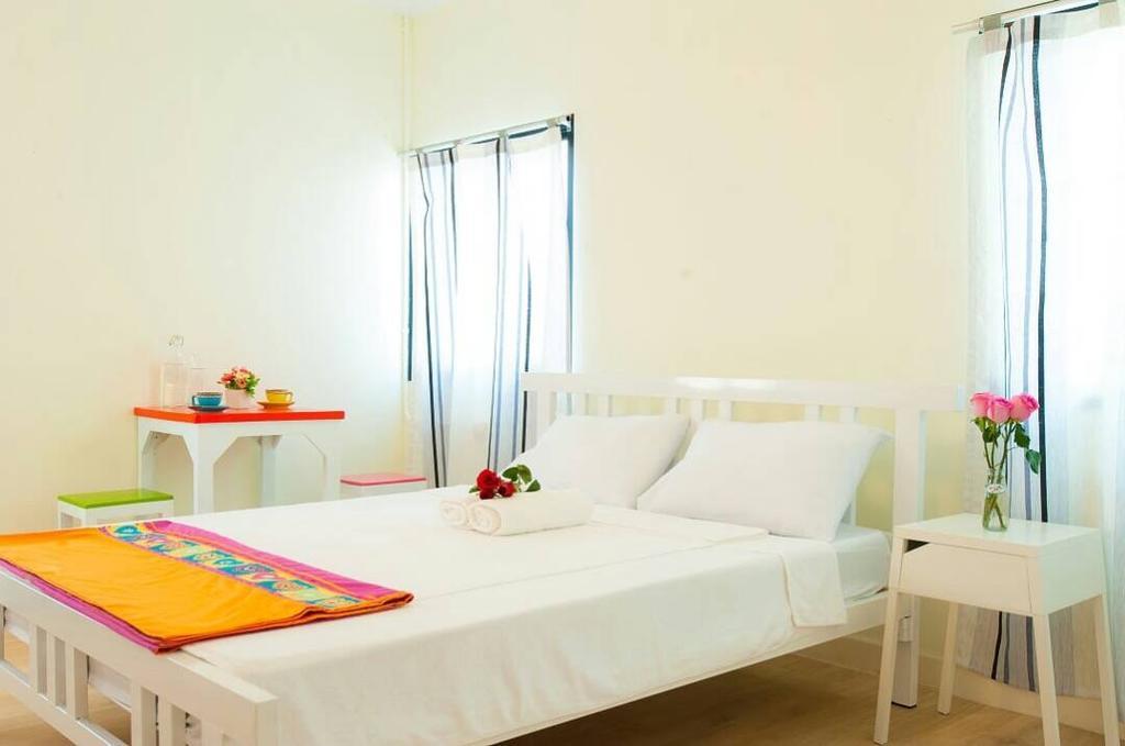 My Thai Hostel Bangkok Ngoại thất bức ảnh