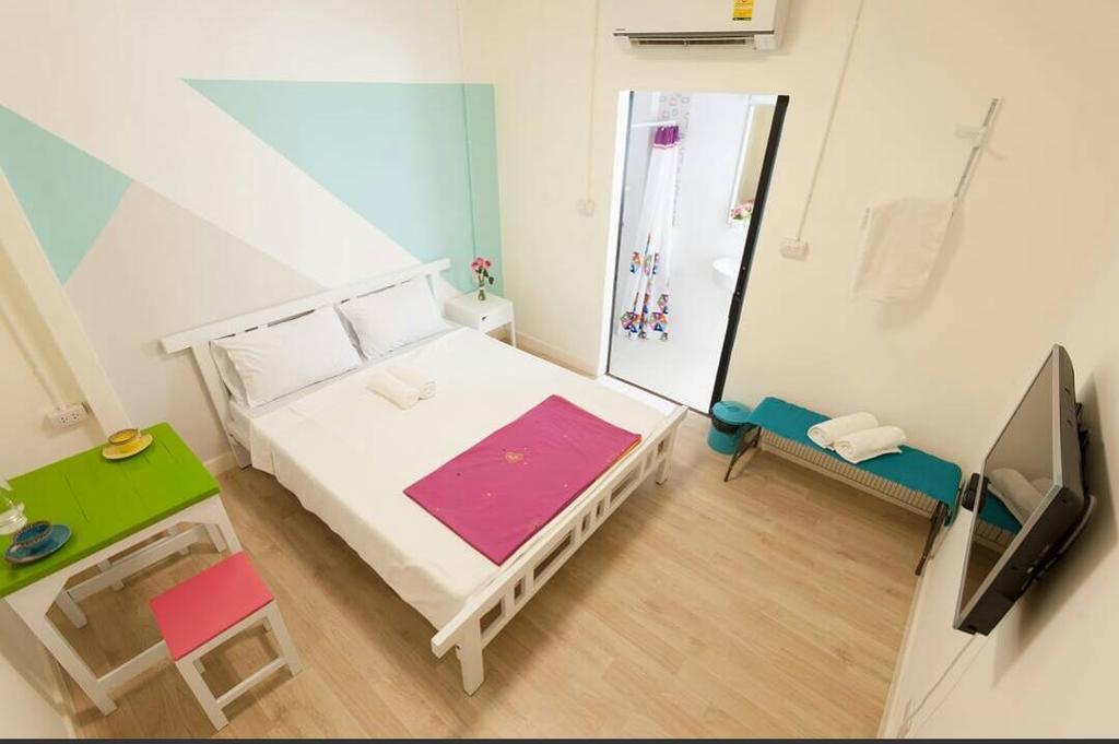 My Thai Hostel Bangkok Ngoại thất bức ảnh