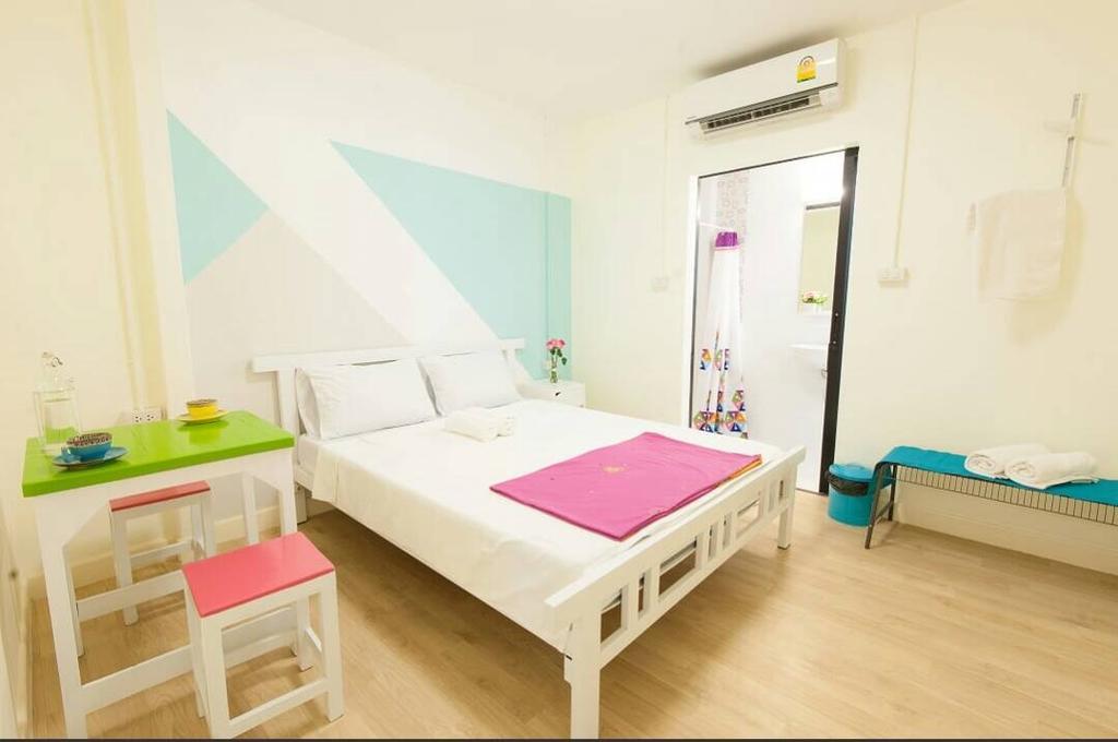 My Thai Hostel Bangkok Ngoại thất bức ảnh