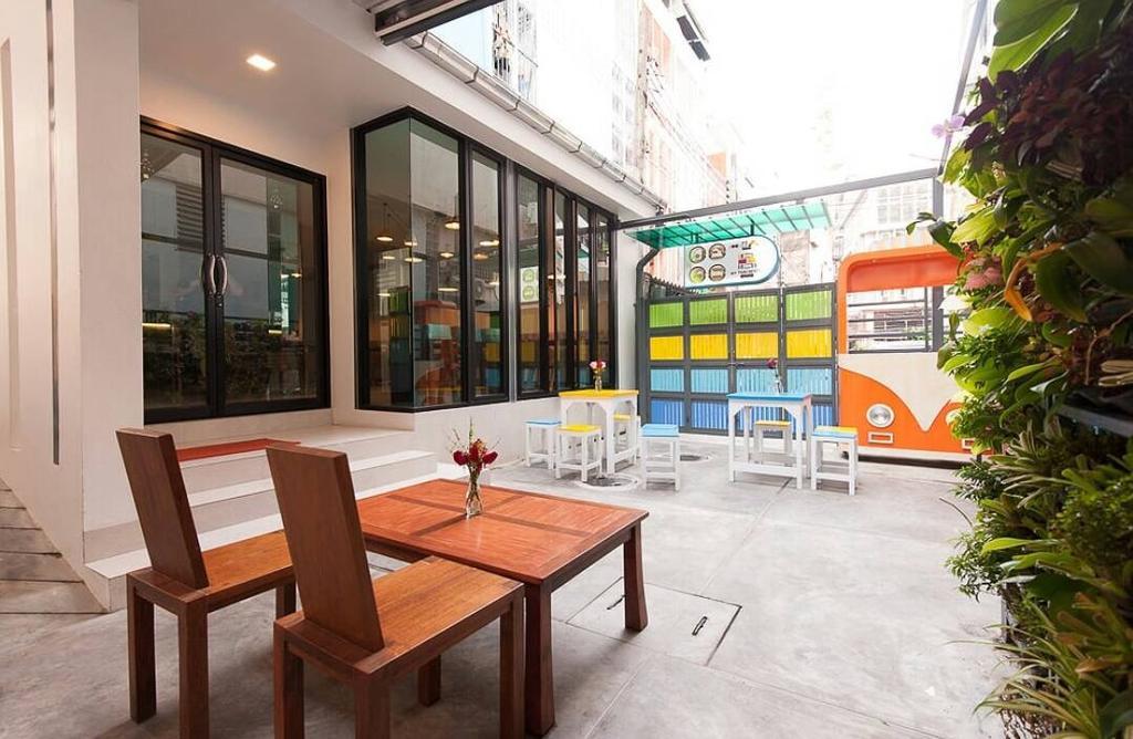 My Thai Hostel Bangkok Ngoại thất bức ảnh