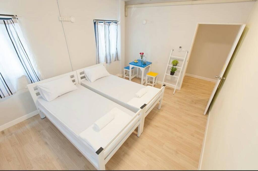 My Thai Hostel Bangkok Ngoại thất bức ảnh