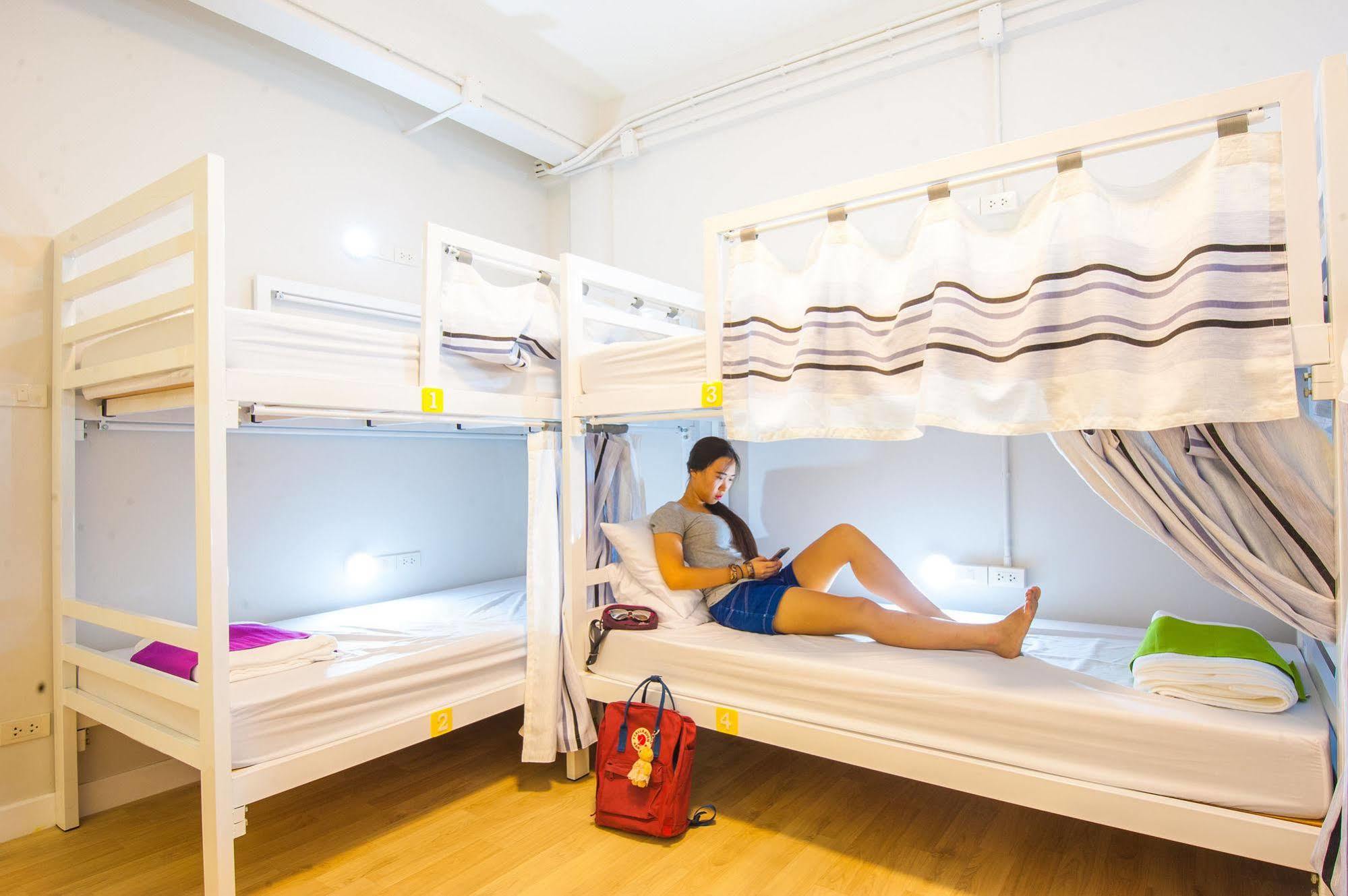 My Thai Hostel Bangkok Ngoại thất bức ảnh