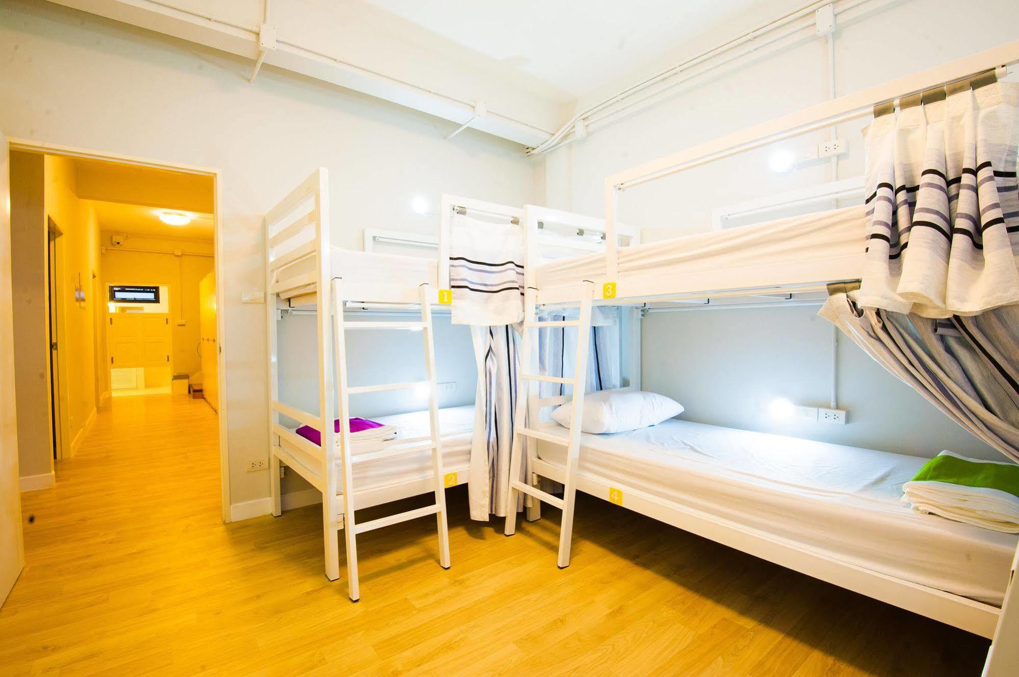 My Thai Hostel Bangkok Ngoại thất bức ảnh