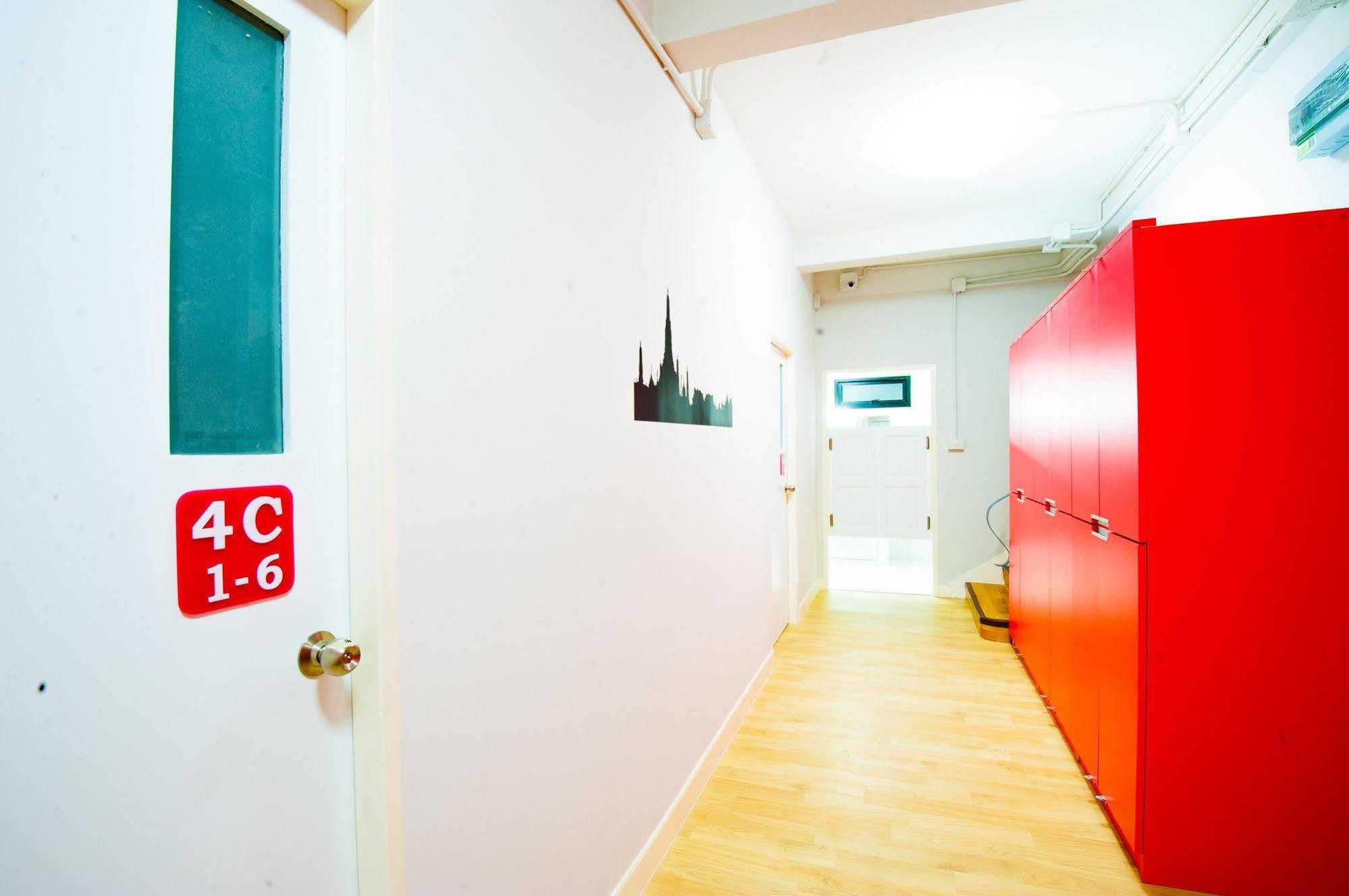 My Thai Hostel Bangkok Ngoại thất bức ảnh