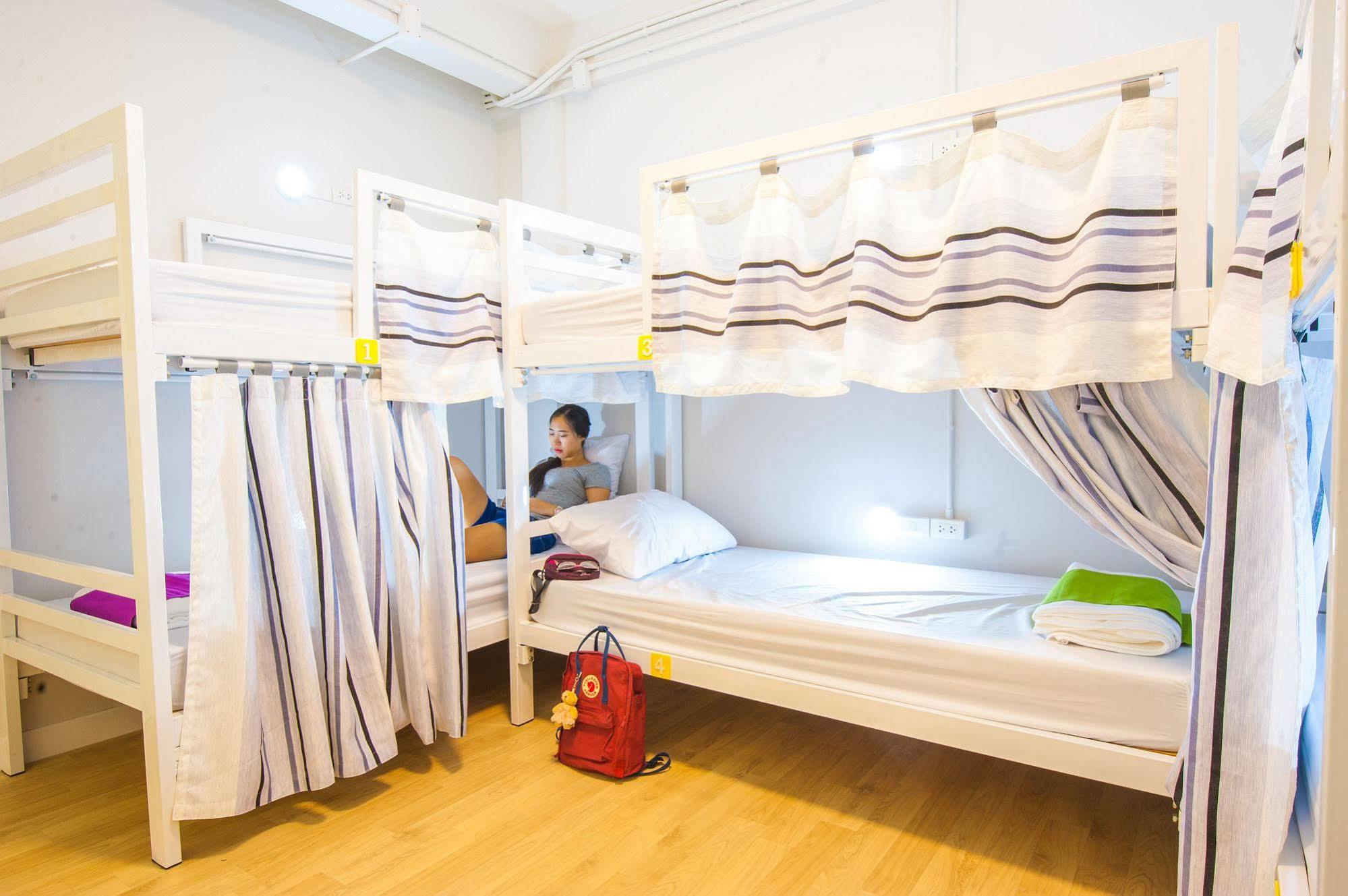 My Thai Hostel Bangkok Ngoại thất bức ảnh