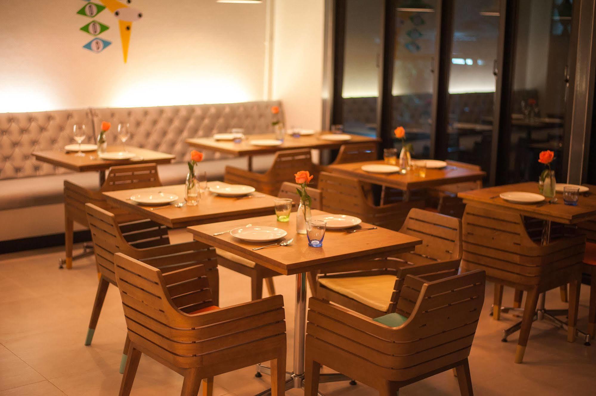 My Thai Hostel Bangkok Ngoại thất bức ảnh